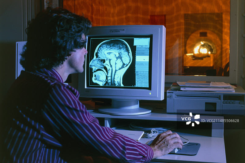 CT扫描仪控制室图片素材