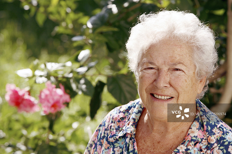 快乐的老年妇女图片素材