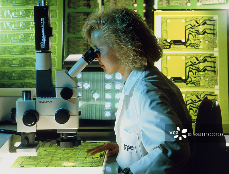 印刷电路板目视检查图片素材