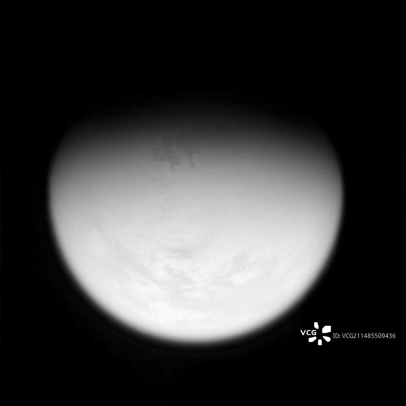 卡西尼号拍摄的土卫六上的碳氢化合物湖图片素材