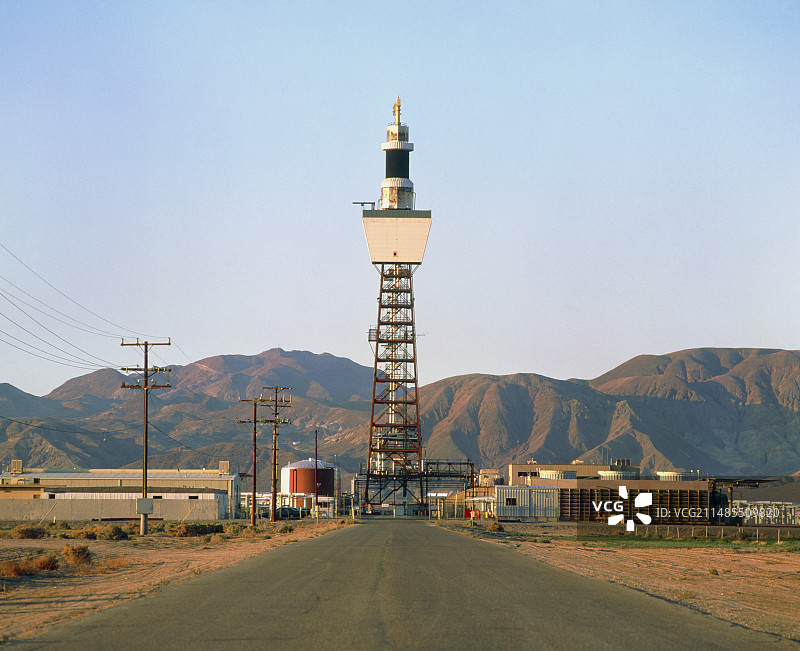 太阳能二号发电站输电塔图片素材