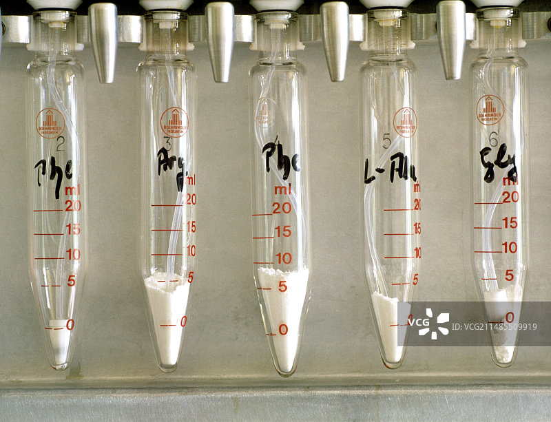 装有氨基酸粉末的玻璃管图片素材