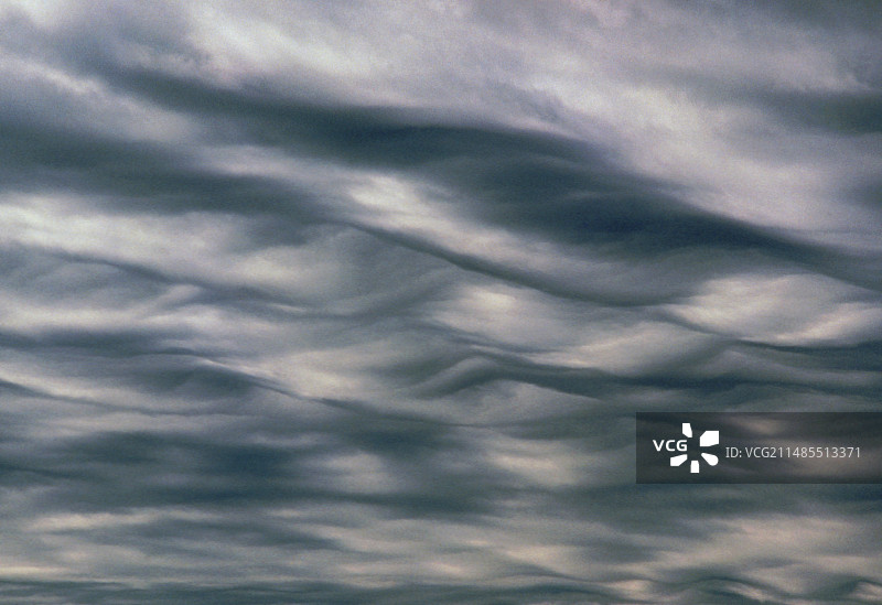 积雨云下的乳状云湍流图片素材