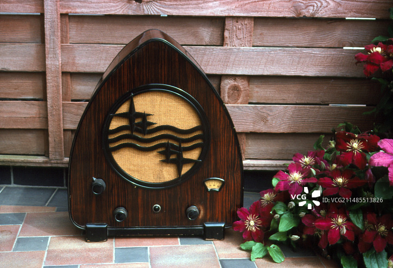 飞利浦 930A 型木制收音机（1931 年，荷兰）图片素材