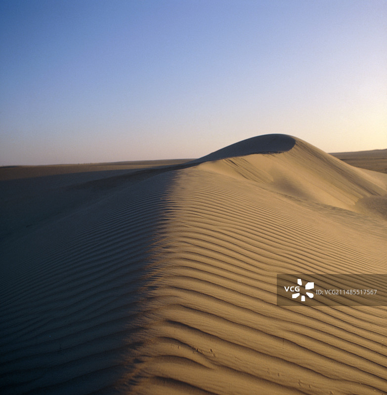 泰内雷沙漠（撒哈拉）的塞伊夫沙丘，尼日尔东部图片素材