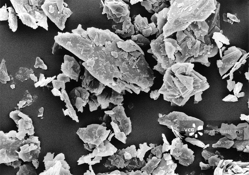 滑石粉颗粒的扫描电镜图 (x1000)图片素材