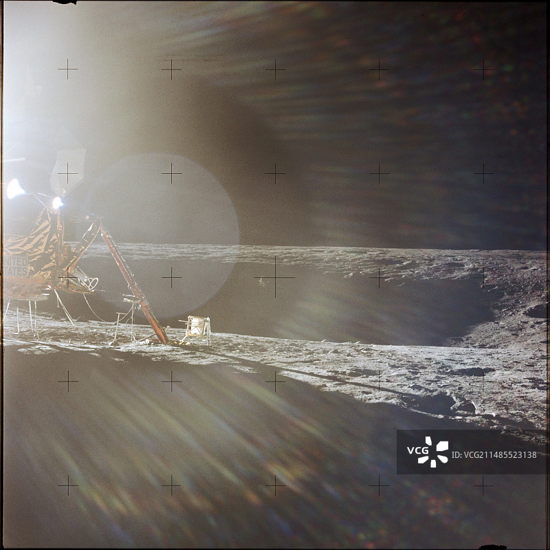 阿波罗12号登月舱着陆点图片素材