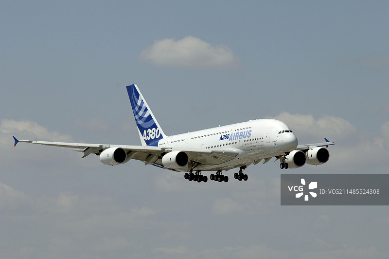 空客A380着陆图片素材