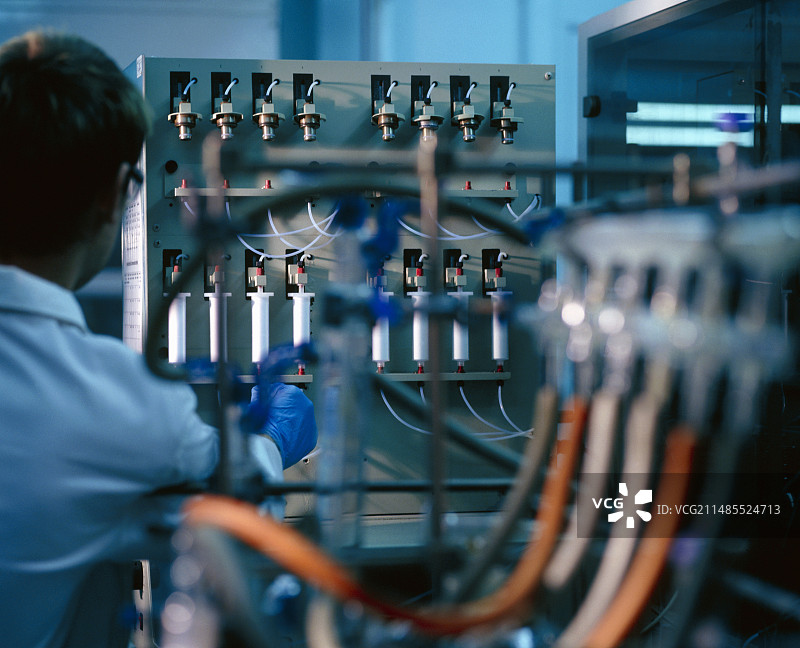 实验室中的净化化学品图片素材