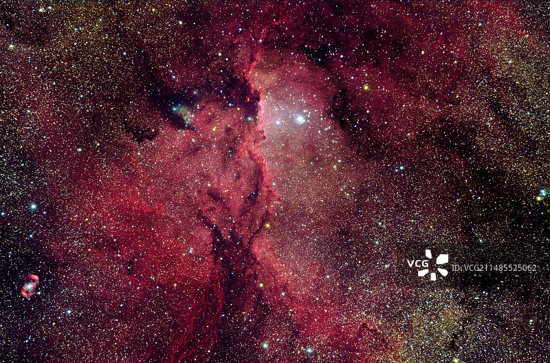 发射星云(NGC 6188)图片素材