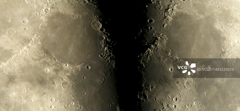 月球表面图片素材