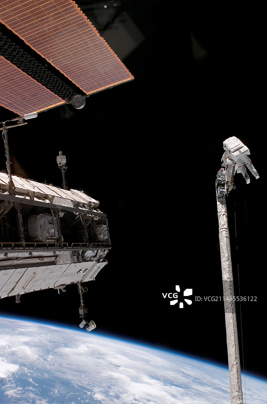 国际空间站维修图片素材