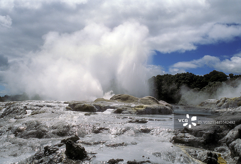 新西兰波胡图间歇泉图片素材