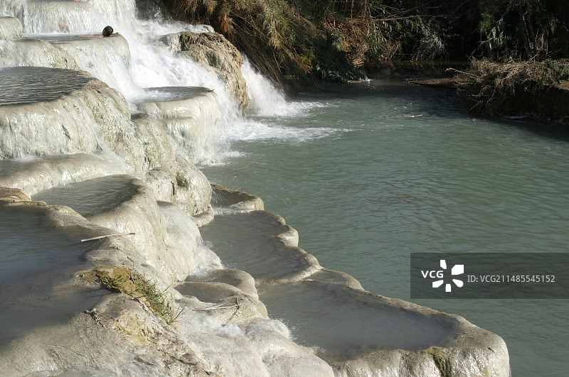在意大利戈雷洛温泉中沐浴图片素材