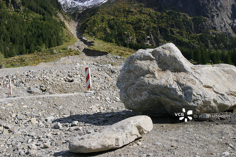 2005年瑞士公路山体滑坡图片素材