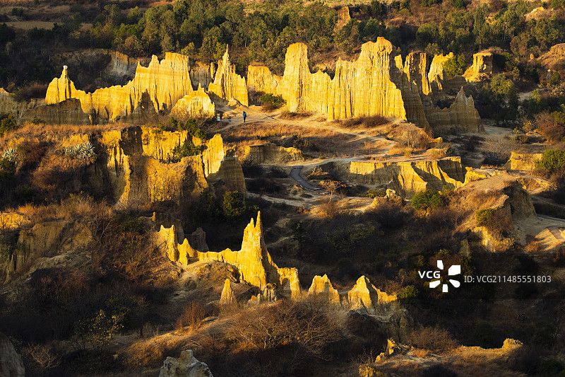 浪巴铺土林图片素材