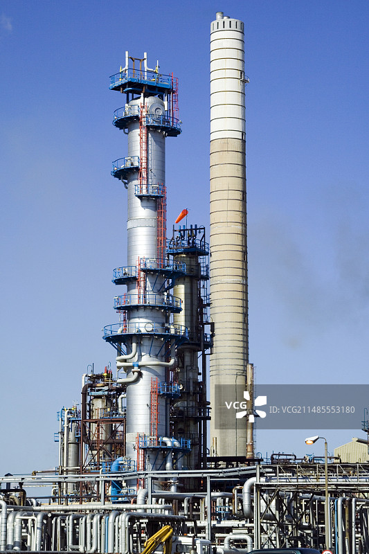 炼油厂塔图片素材