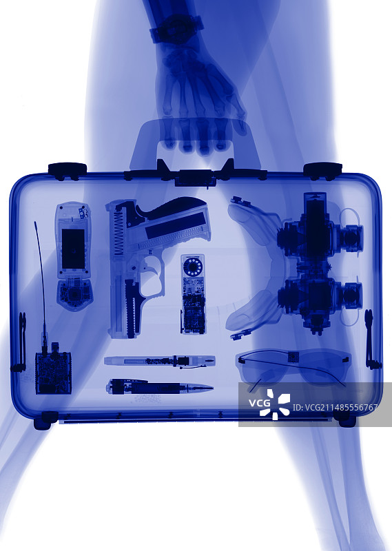 公文包内的枪图片素材