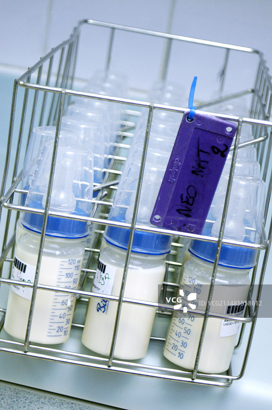 牛奶瓶图片素材