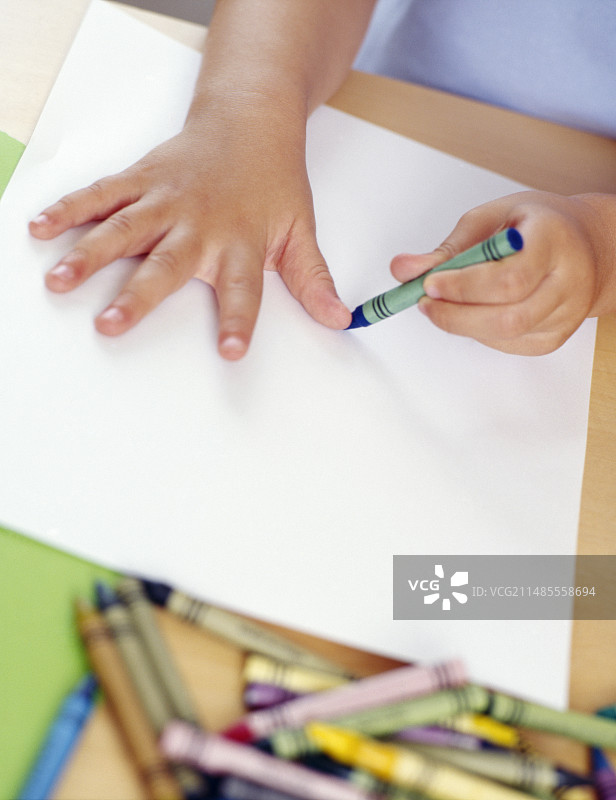 女孩手绘轮廓画图片素材