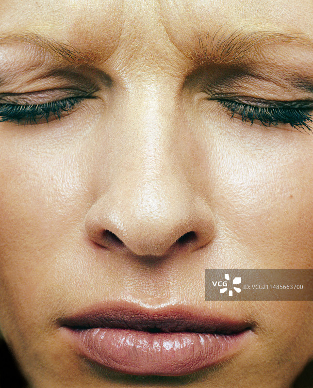 头痛的女人图片素材