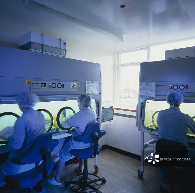 药剂师配制化疗药物图片素材