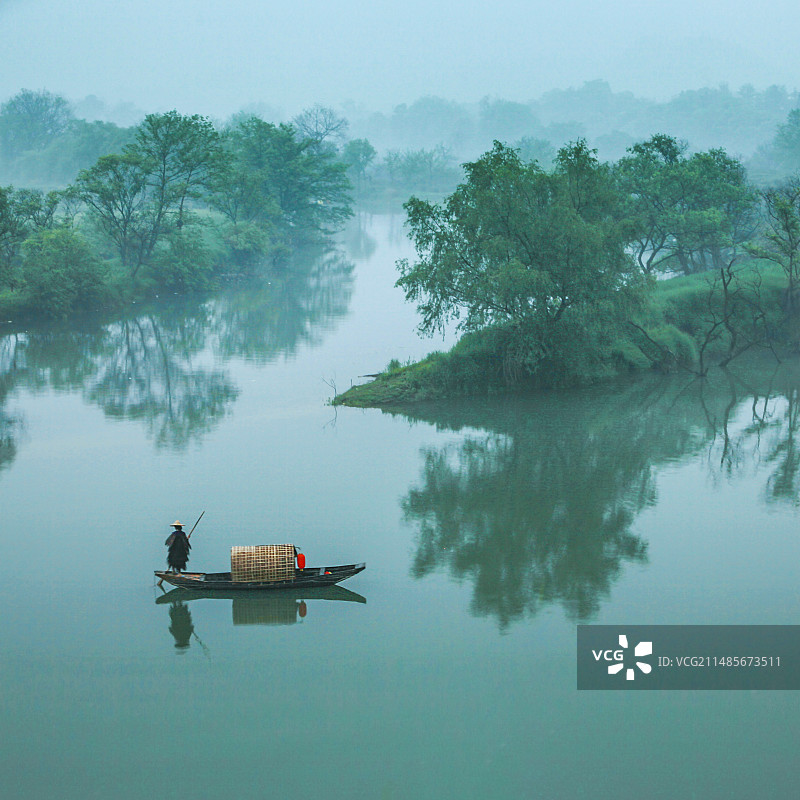 春天来了，雨中的婺源春色盎然，生机勃勃。图片素材