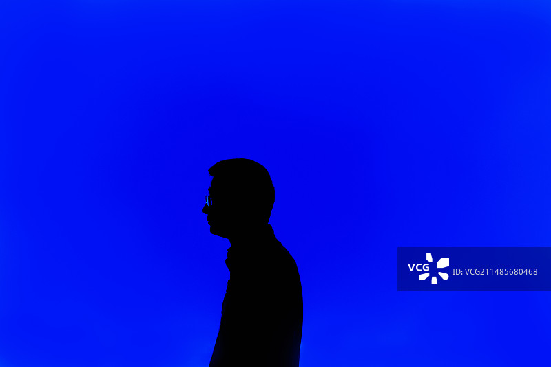 色块中的剪影图片素材