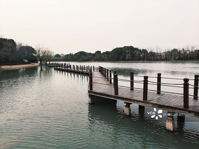 泰晤士小镇木桥图片素材