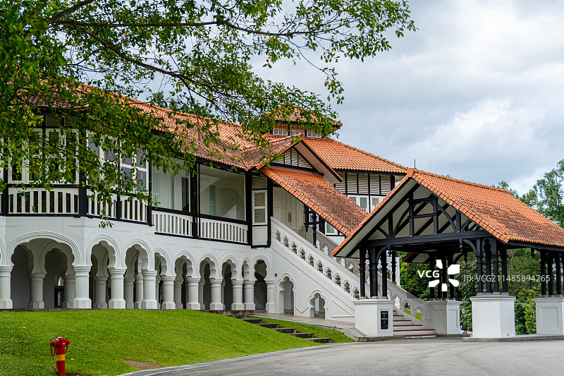 新加坡植物园内的传统都铎风格英式殖民建筑黑白屋建筑风光图片素材