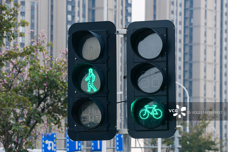 街道红绿灯交通信号灯图片素材