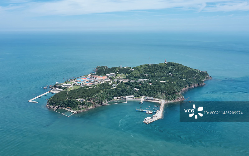 航拍威海荣成市鸡鸣岛图片素材