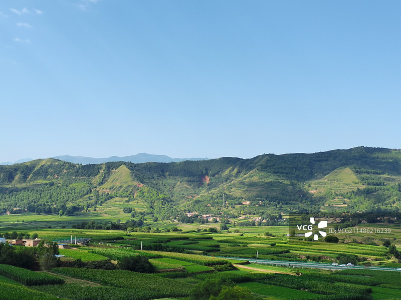 甘肃的小山村图片素材
