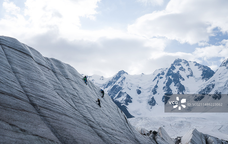 登雪山图片素材