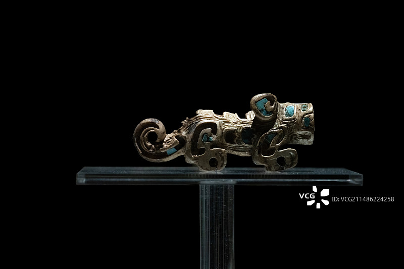 镶嵌绿松石骨虎 商代晚期 河南安阳小屯村殷墟妇好墓出土图片素材