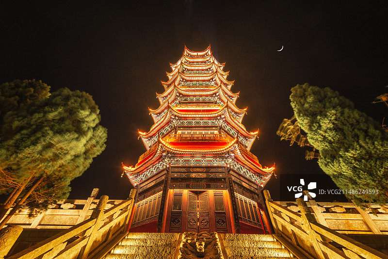 云南文山市文笔塔亮灯夜景图片素材