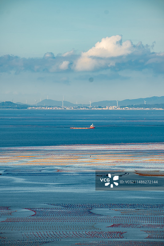 海上彩色的生蚝养殖基地图片素材