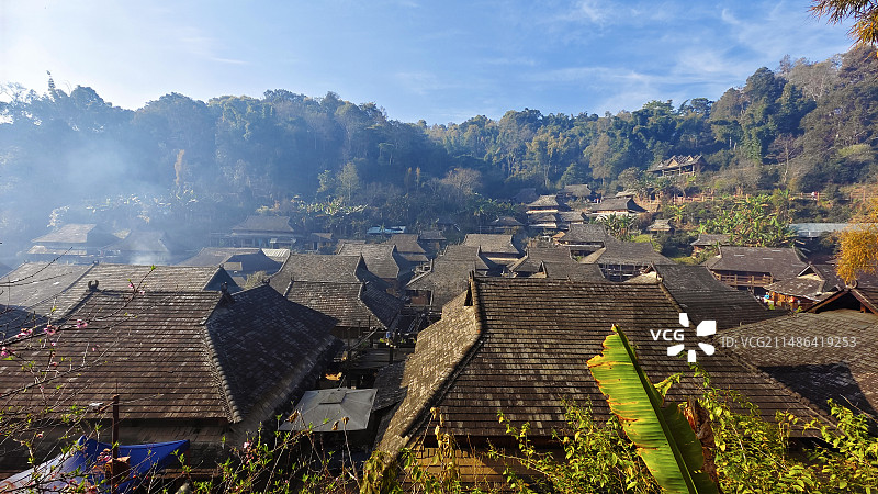 藏在景迈山深处的古村落图片素材