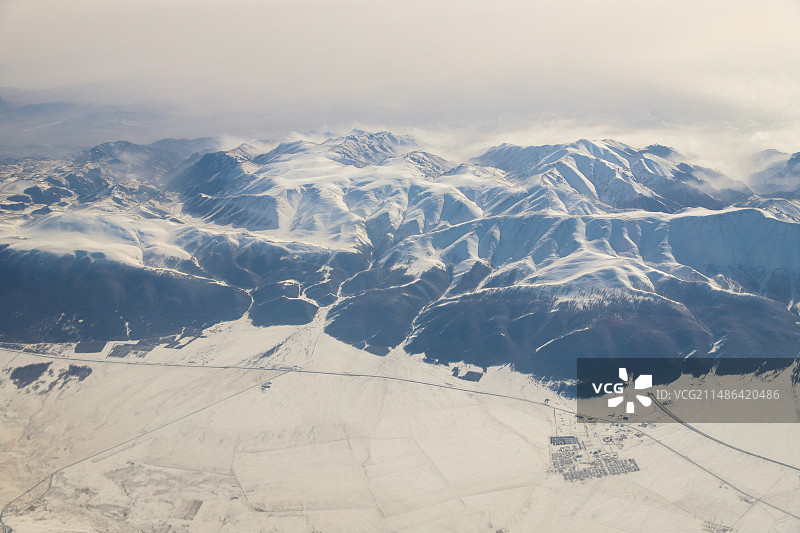 雪后东天山图片素材