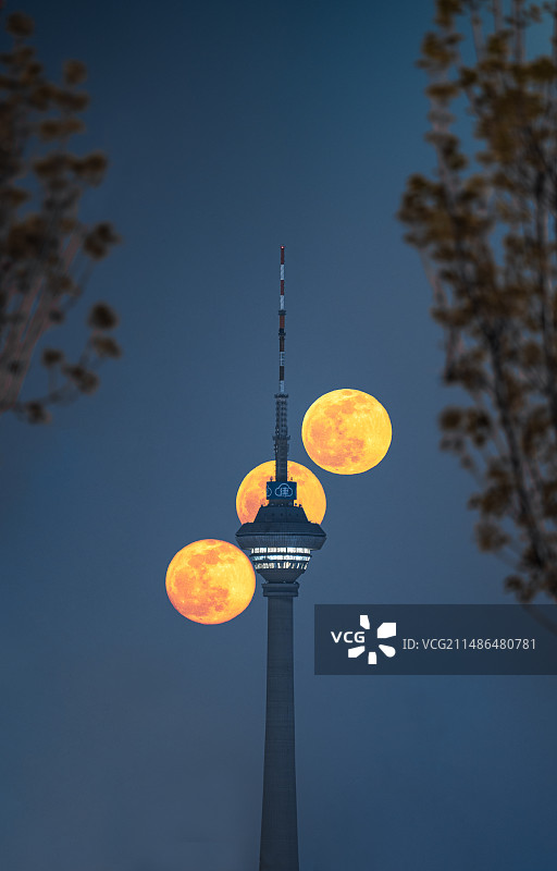 天津月升天塔满月图片素材