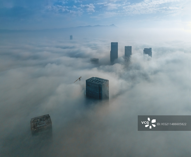 福州平流雾-拍摄于2024年2月1日福州中央商务区图片素材