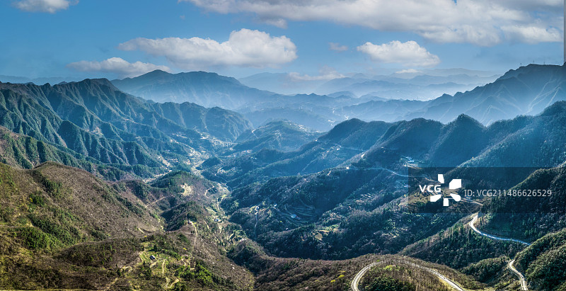 "鄂西屋脊"湖北恩施州巴东县绿葱坡风光图片素材