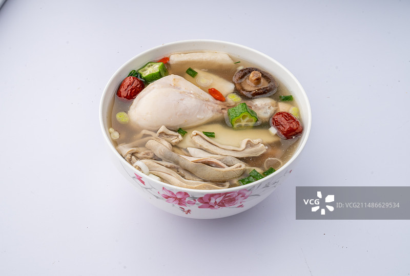 鸡腿猪肚香菇淮山汤图片素材