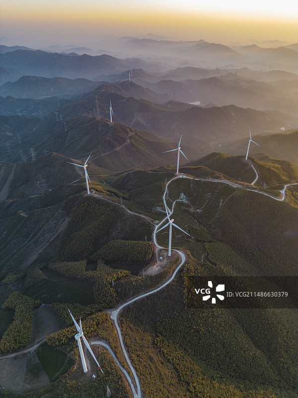 湖州九天山-风车露营地图片素材
