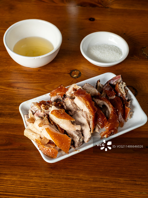 海南特色美食临高烤乳猪图片素材