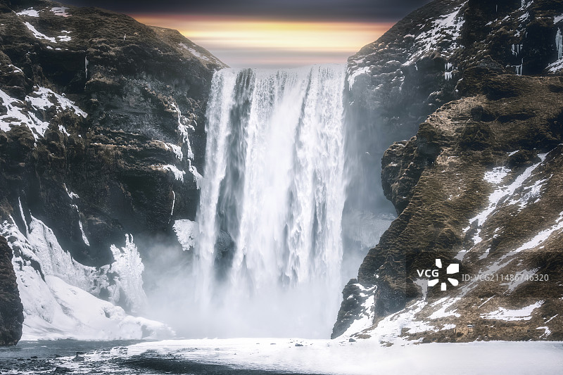 冰岛斯科加瀑布图片素材