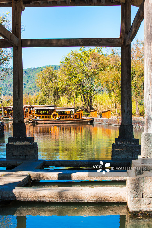 中国云南保山市腾冲市和顺古镇，著名古迹洗衣亭图片素材