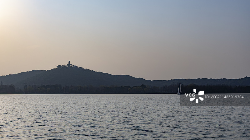 石湖的山水图片素材