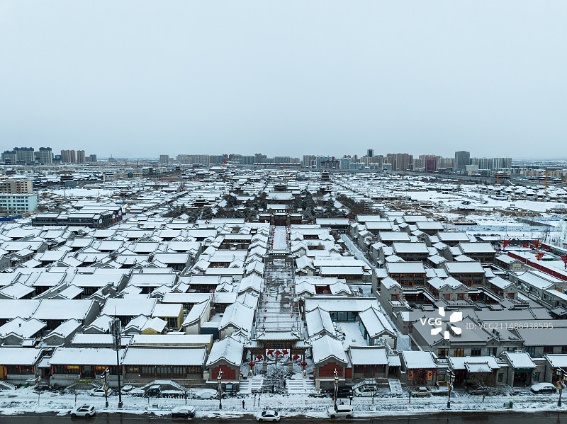 航拍冬天雪后山西大同古城建筑街道图片素材