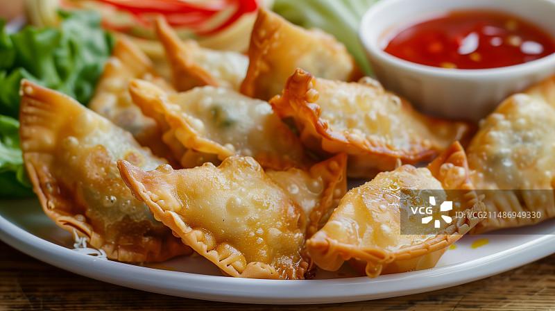 一碗炸饺子，印度咖喱饺图片素材